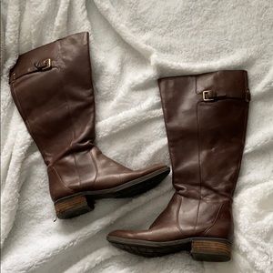 brown buckle boots